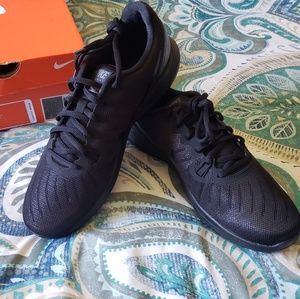 Brand new woman's Nike In-Season TR 7. Size 9.5